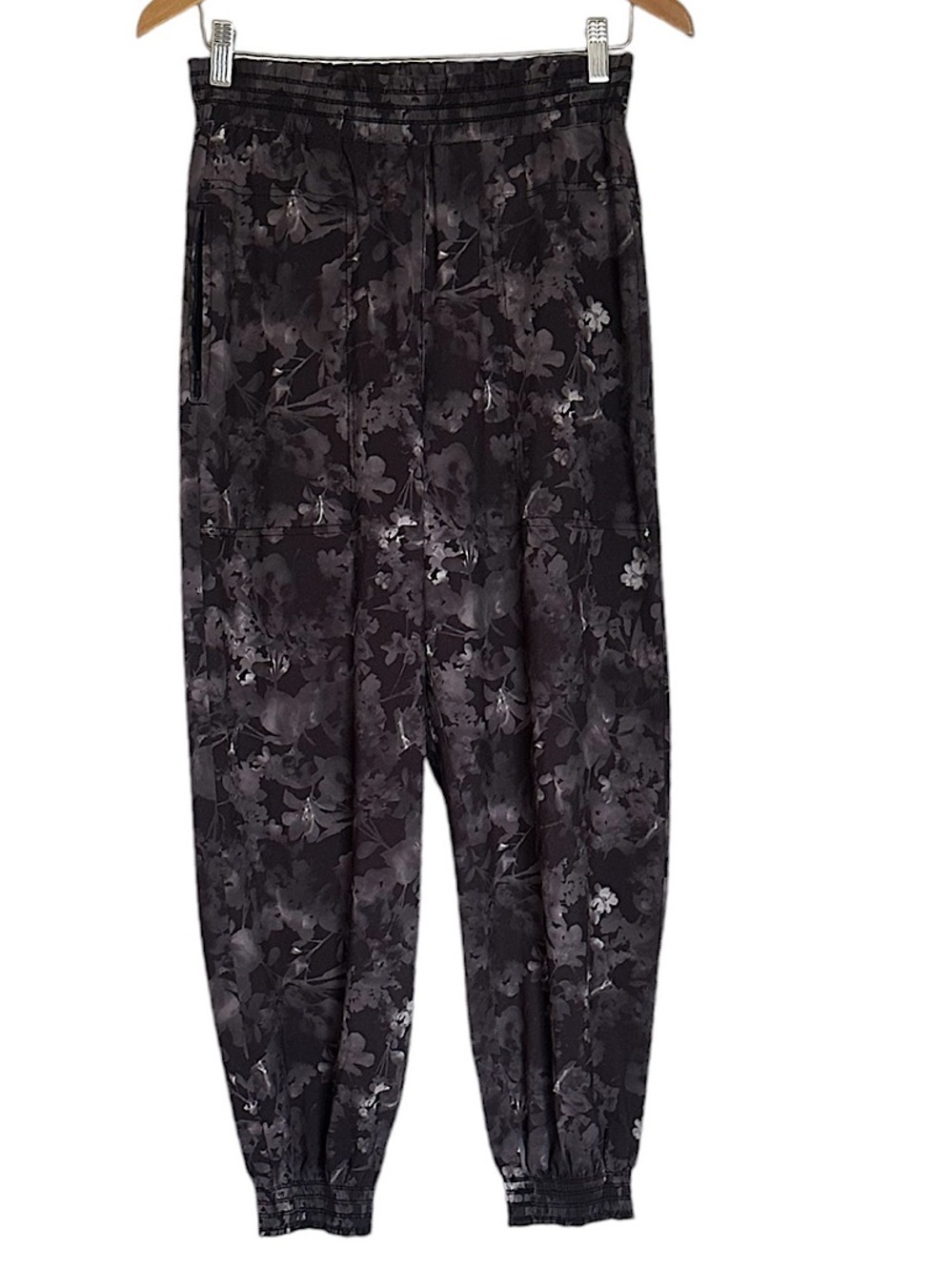 Athleta Savannah Lumen Floral Jogger Pants Women’s Size 4 Athleisure Hiking